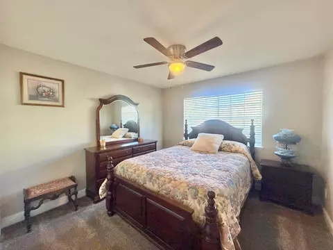 Bedroom - 5500 Stately Oak Ln, Carmichael, CA 95608 photo 4 of 4