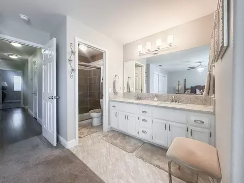Bath - 5500 Stately Oak Ln, Carmichael, CA 95608 photo 2 of 6