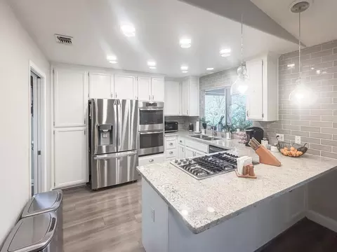 Kitchen - 5500 Stately Oak Ln, Carmichael, CA 95608 photo 2 of 2