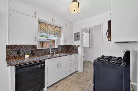 Kitchen - 709 S Lee Ave, Lodi, CA 95240 photo 4 of 5