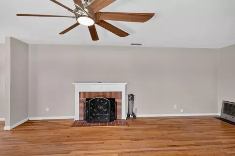 Living - 709 S Lee Ave, Lodi, CA 95240 photo 3 of 6