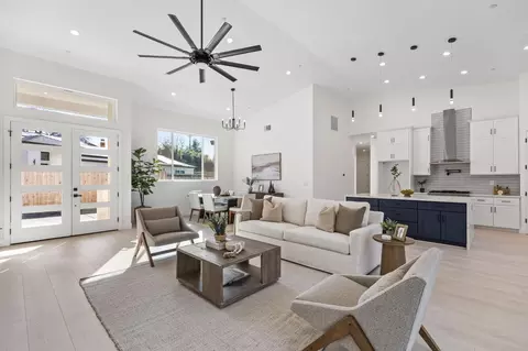 9017 Phoenix Ave, Fair Oaks, CA 95628