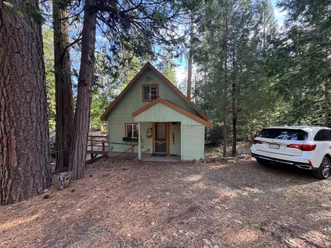 25271 Rebekah Rd, Long Barn, CA 95335