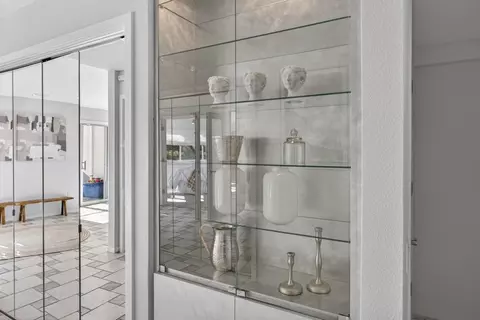 Entry Way - 5033 El Cemonte Ave, Davis, CA 95618 photo 3 of 7