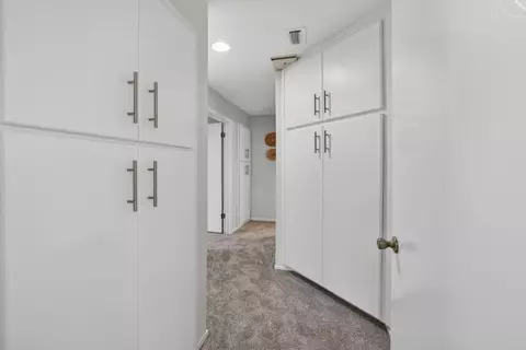 Entry Way - 5033 El Cemonte Ave, Davis, CA 95618 photo 5 of 7