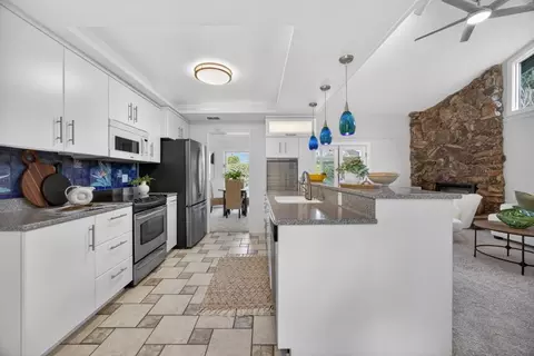 Kitchen - 5033 El Cemonte Ave, Davis, CA 95618 photo 1 of 6