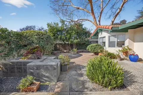 Exterior - 5033 El Cemonte Ave, Davis, CA 95618 photo 6 of 18