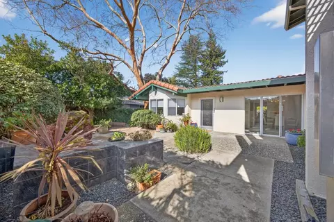 Exterior - 5033 El Cemonte Ave, Davis, CA 95618 photo 5 of 18