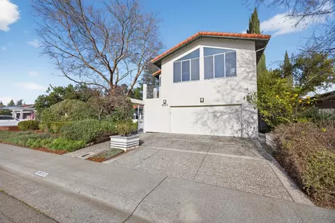 Exterior - 5033 El Cemonte Ave, Davis, CA 95618 photo 3 of 18