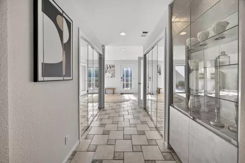Entry Way - 5033 El Cemonte Ave, Davis, CA 95618 photo 2 of 7