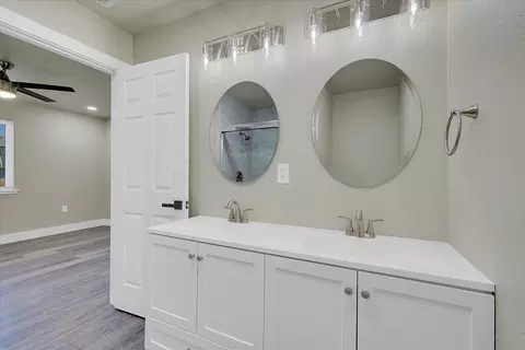 Bath - 4470 College Way, Olivehurst, CA 95961 photo 3 of 3