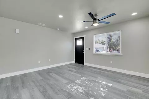 Living - 4470 College Way, Olivehurst, CA 95961 photo 3 of 6