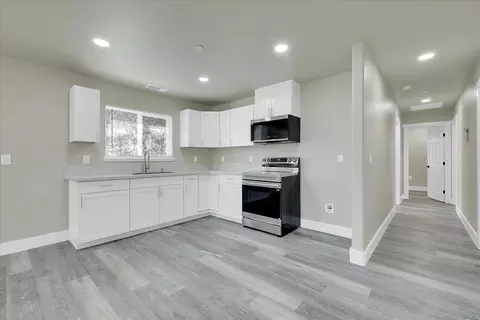 Entry Way - 4470 College Way, Olivehurst, CA 95961 photo 1 of 1