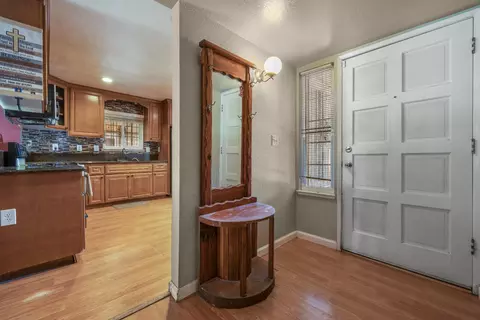 Entry Way - 808 Cadillac Dr, Modesto, CA 95351 photo 3 of 8