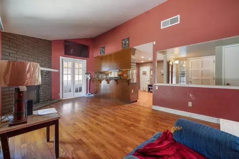 Living - 808 Cadillac Dr, Modesto, CA 95351 photo 2 of 2
