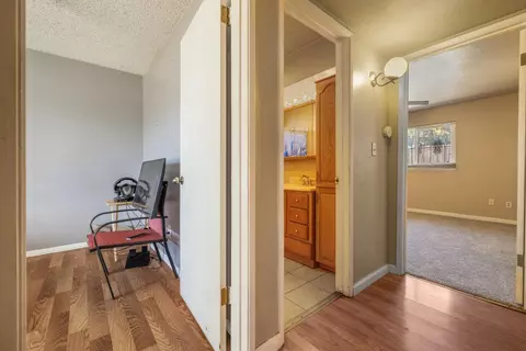 Entry Way - 808 Cadillac Dr, Modesto, CA 95351 photo 6 of 8