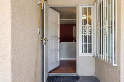 Entry Way - 808 Cadillac Dr, Modesto, CA 95351 photo 1 of 8