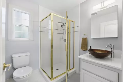 Bath - 3723 Modoc Pl, Davis, CA 95618 photo 4 of 5