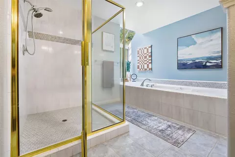Bath - 3723 Modoc Pl, Davis, CA 95618 photo 2 of 5