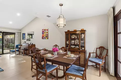 Dining - 3216 Oyster Bay Ave, Davis, CA 95616 photo 3 of 4