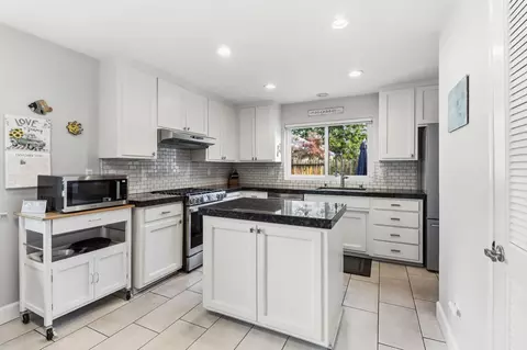 Kitchen - 3216 Oyster Bay Ave, Davis, CA 95616 photo 2 of 8