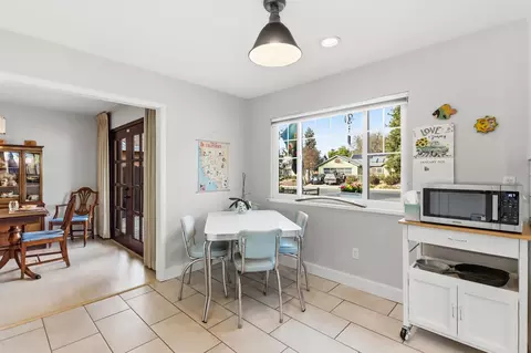 Dining - 3216 Oyster Bay Ave, Davis, CA 95616 photo 4 of 4