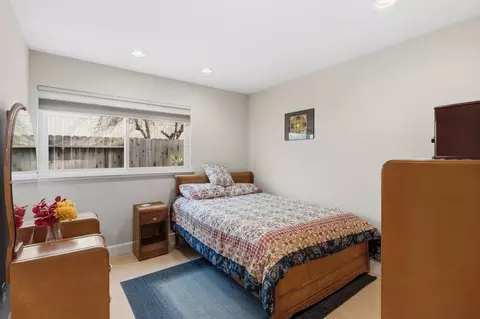 Bedroom - 3216 Oyster Bay Ave, Davis, CA 95616 photo 4 of 7