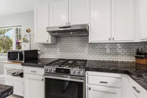 Kitchen - 3216 Oyster Bay Ave, Davis, CA 95616 photo 7 of 8