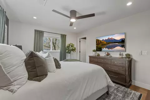 Bedroom - 6348 Horseshoe Bar Rd, Loomis, CA 95650 photo 2 of 5