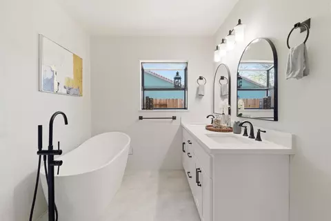 Bath - 1465 Franklin Ave, Tracy, CA 95376 photo 1 of 3