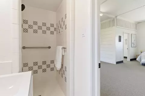 Bath - 1465 Franklin Ave, Tracy, CA 95376 photo 3 of 3