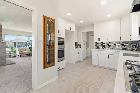 Kitchen - 1465 Franklin Ave, Tracy, CA 95376 photo 4 of 6