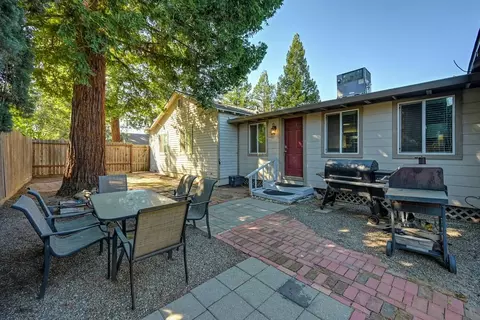 Exterior - 2836 Randolph Ave, Carmichael, CA 95608 photo 7 of 16