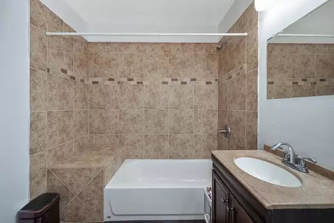 Bath - 2836 Randolph Ave, Carmichael, CA 95608 photo 2 of 3