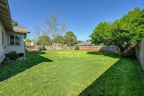 Exterior - 2836 Randolph Ave, Carmichael, CA 95608 photo 9 of 16