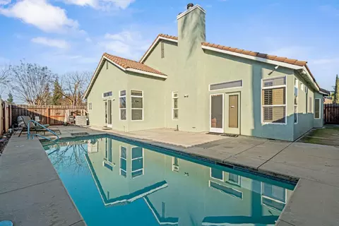 Exterior - 2909 Kingman Ct, Modesto, CA 95355 photo 7 of 8