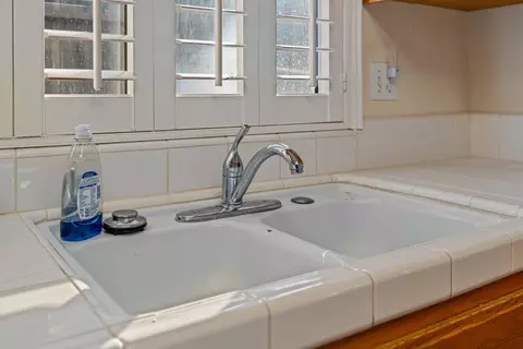 Kitchen - 2909 Kingman Ct, Modesto, CA 95355 photo 3 of 4
