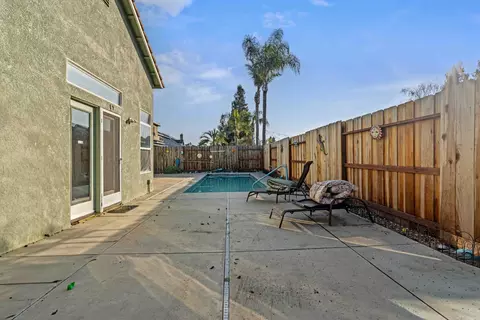 Exterior - 2909 Kingman Ct, Modesto, CA 95355 photo 5 of 8