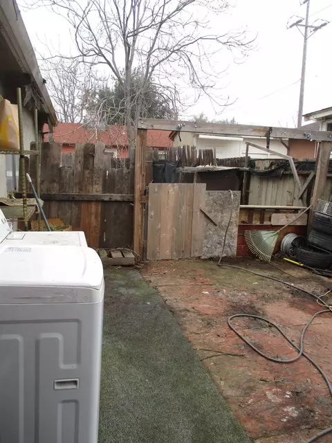 Exterior - 1237 E Hazelton, Stockton, CA 95205 photo 2 of 4