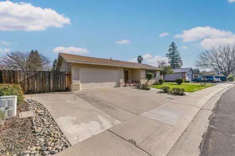 1208 Ojai Ln, Modesto, CA 95355 photo 4