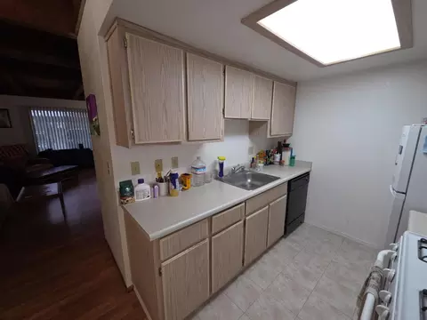 Kitchen - 565 North St, Corning, CA 96021 photo 2 of 3