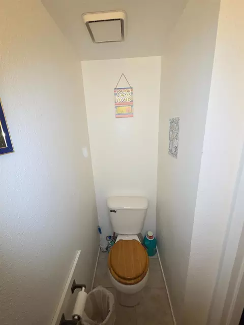 Bath - 565 North St, Corning, CA 96021 photo 2 of 4