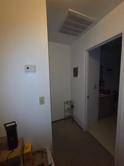 Entry Way - 565 North St, Corning, CA 96021 photo 2 of 3