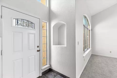 Entry Way - 3624 Effingham Ln, Modesto, CA 95357 photo 2 of 6