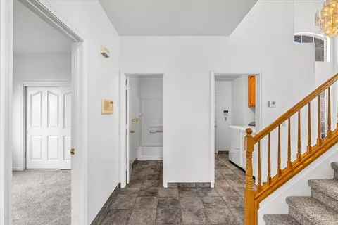 Entry Way - 3624 Effingham Ln, Modesto, CA 95357 photo 3 of 6