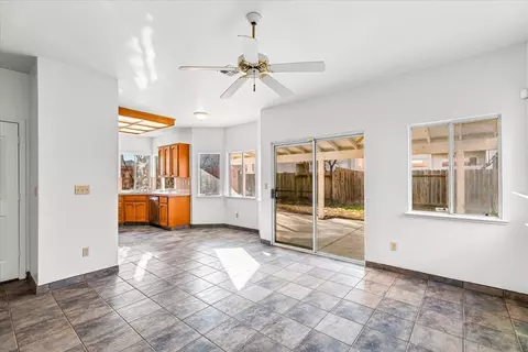 Living - 3624 Effingham Ln, Modesto, CA 95357 photo 10 of 11
