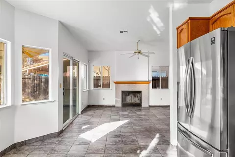Living - 3624 Effingham Ln, Modesto, CA 95357 photo 5 of 11