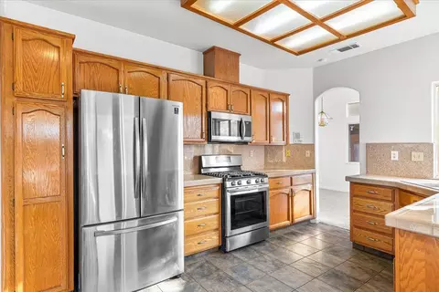 Kitchen - 3624 Effingham Ln, Modesto, CA 95357 photo 3 of 5