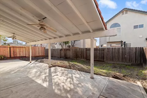 Exterior - 3624 Effingham Ln, Modesto, CA 95357 photo 6 of 9