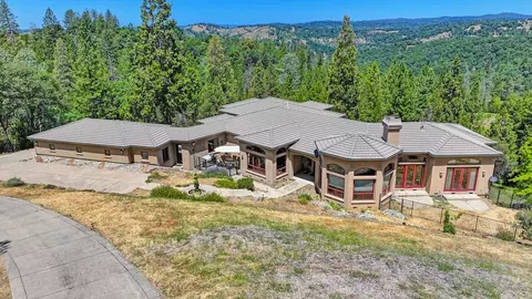 4941 D Agostini Dr, Somerset, CA 95684